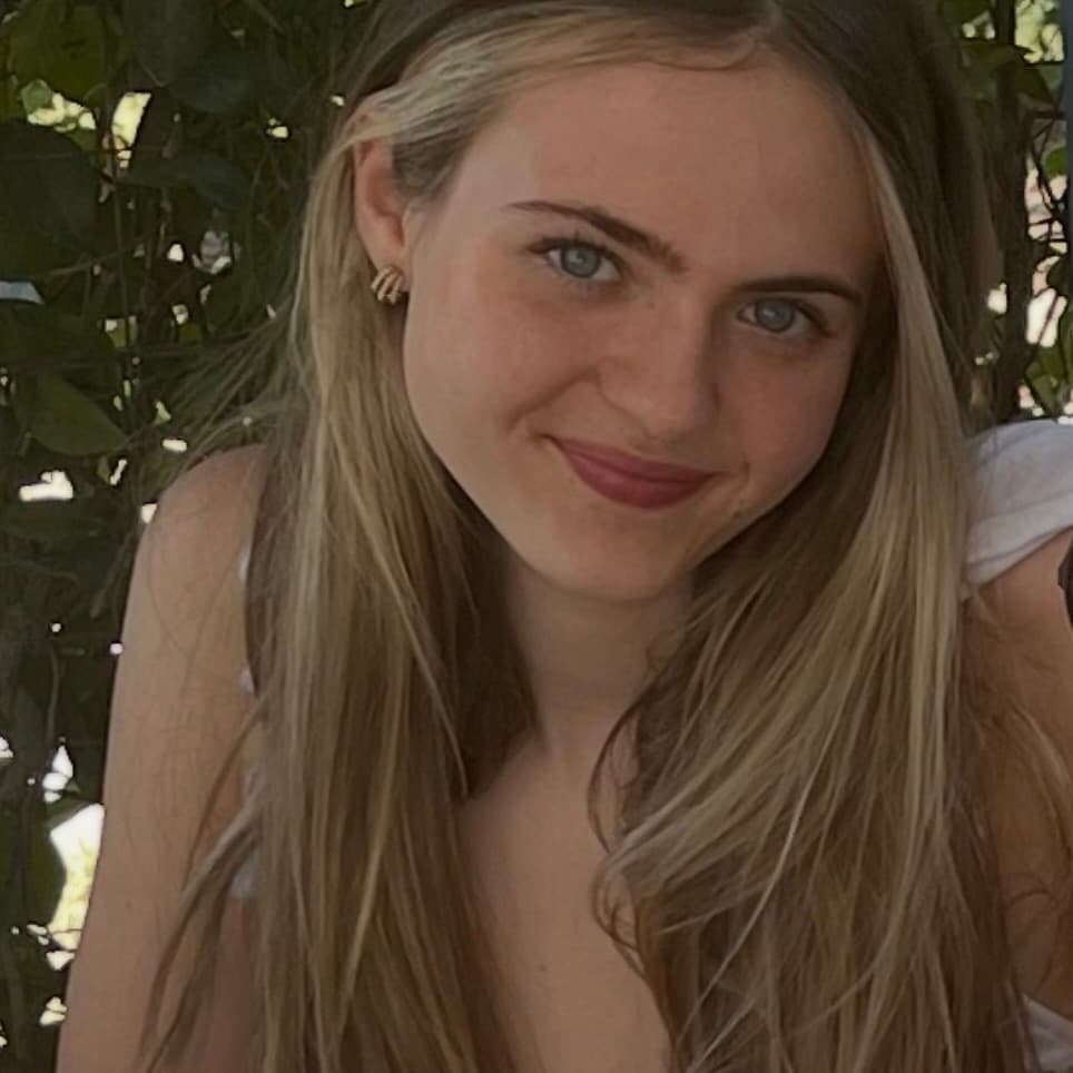 Julia Chawarski